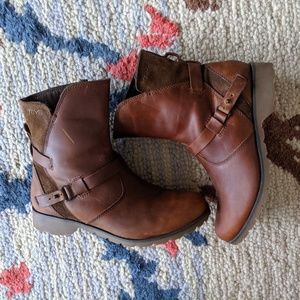 TEVA DE LA VINA ANKLE

BOOTS